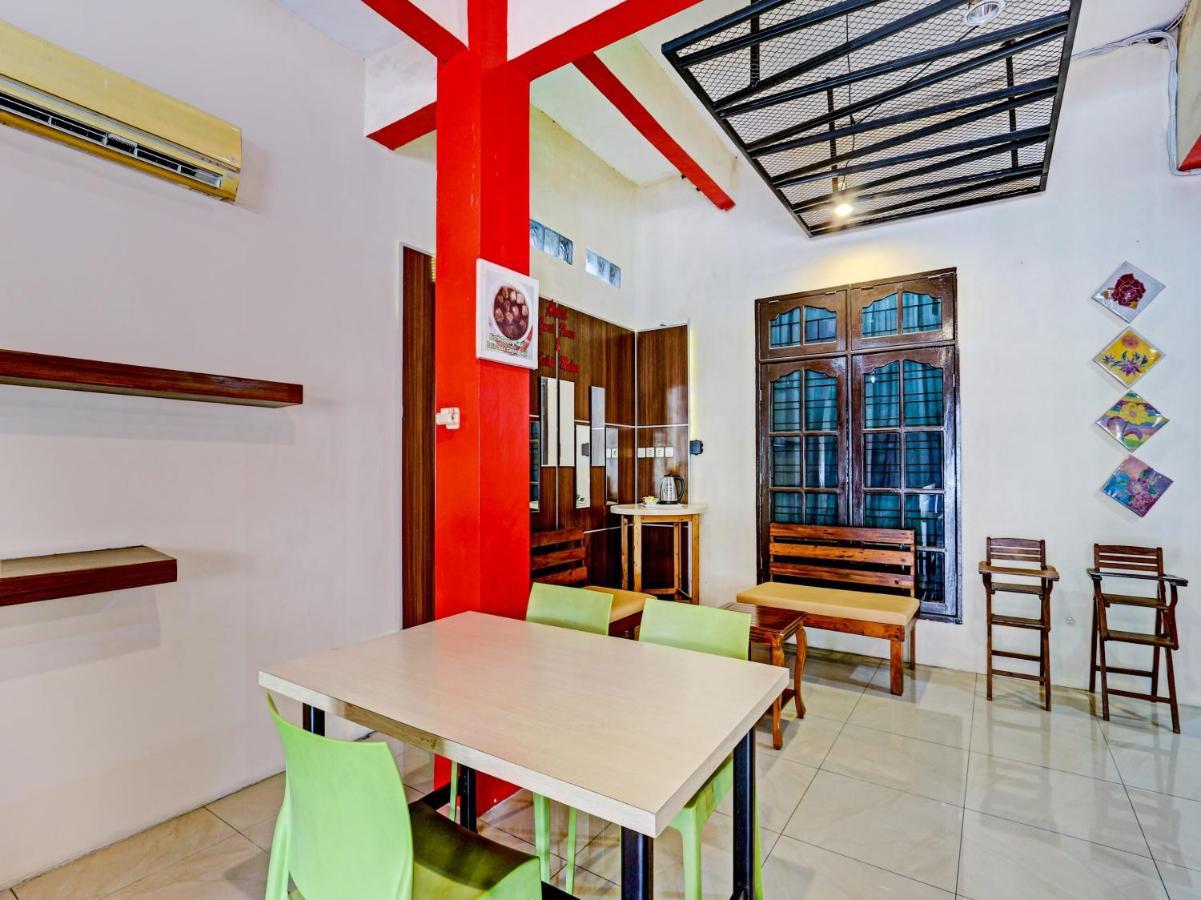 Oyo 90553 Arteri Guest House Semarang Exterior photo
